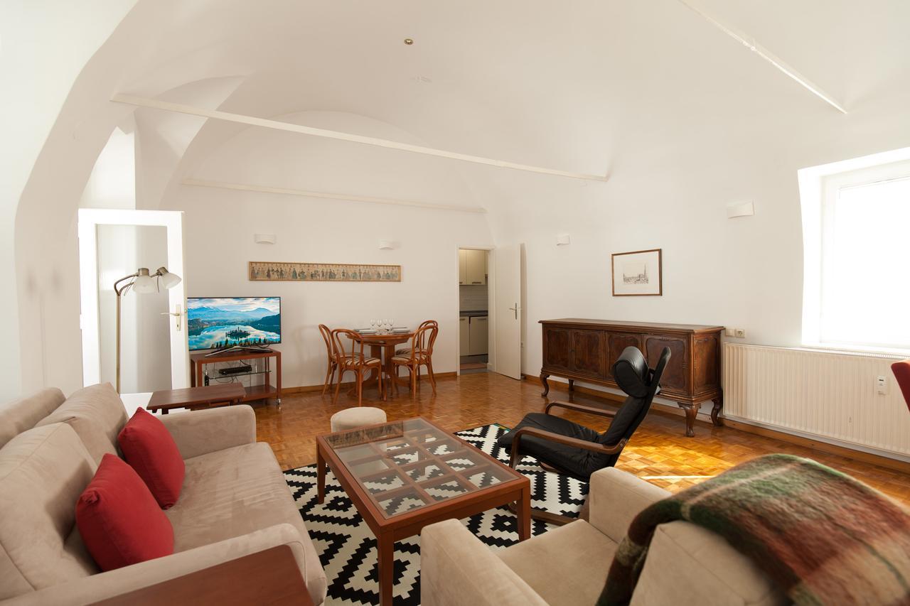 Charming Apartment Laura Tour As Ljubljana By Town Hall Экстерьер фото